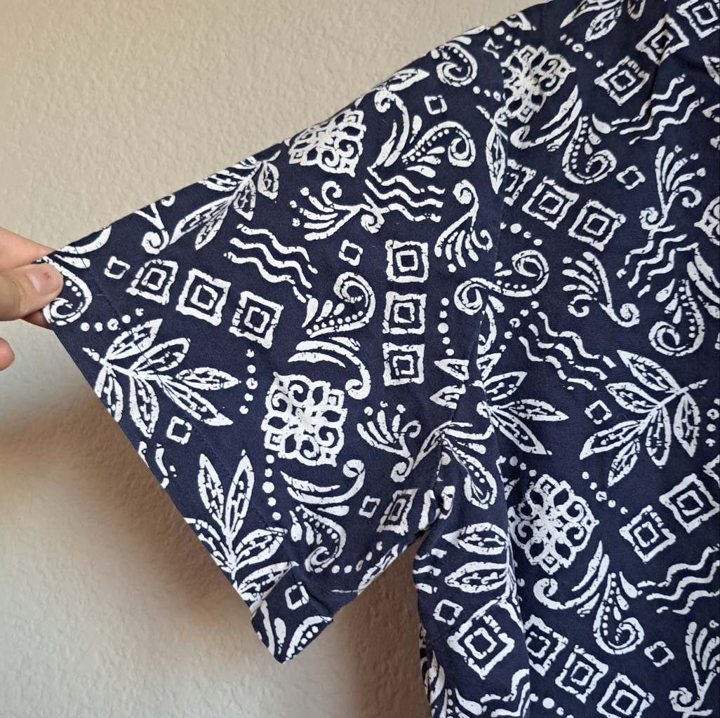 Blair Vintage Womans Blue White Hawaiian Print Button Down Top — image 5 of 6
